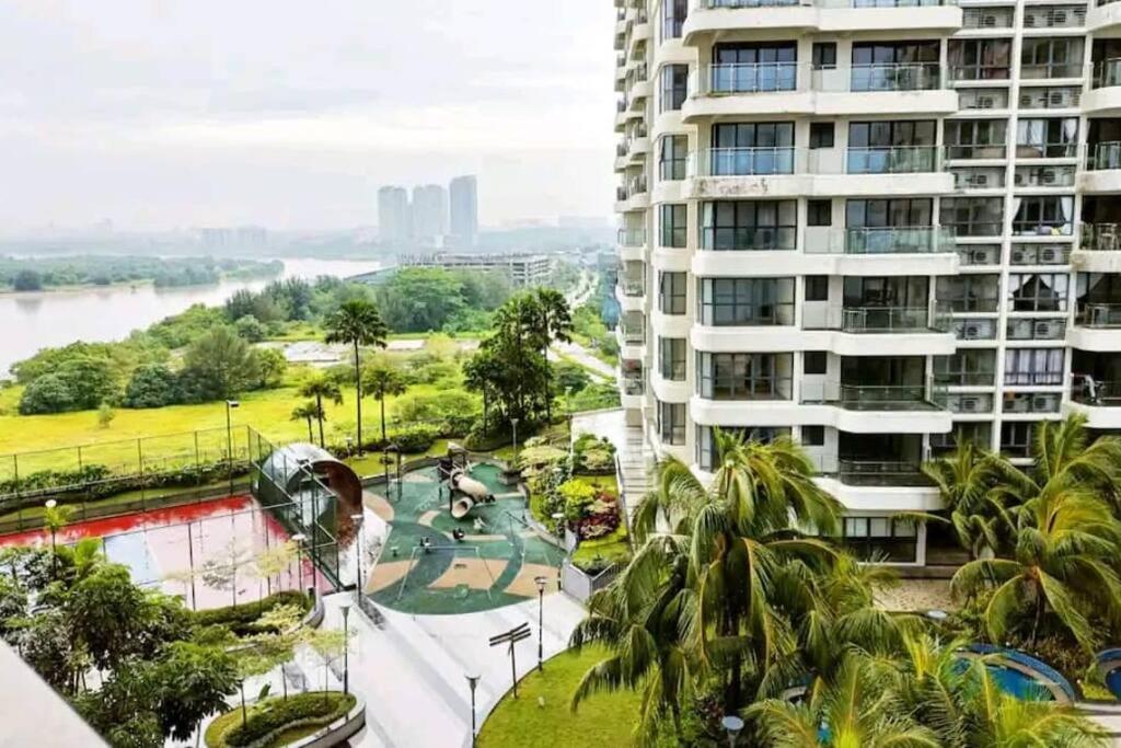 Bench/seaviews4-13pax/johorbahru 9b Amberside *