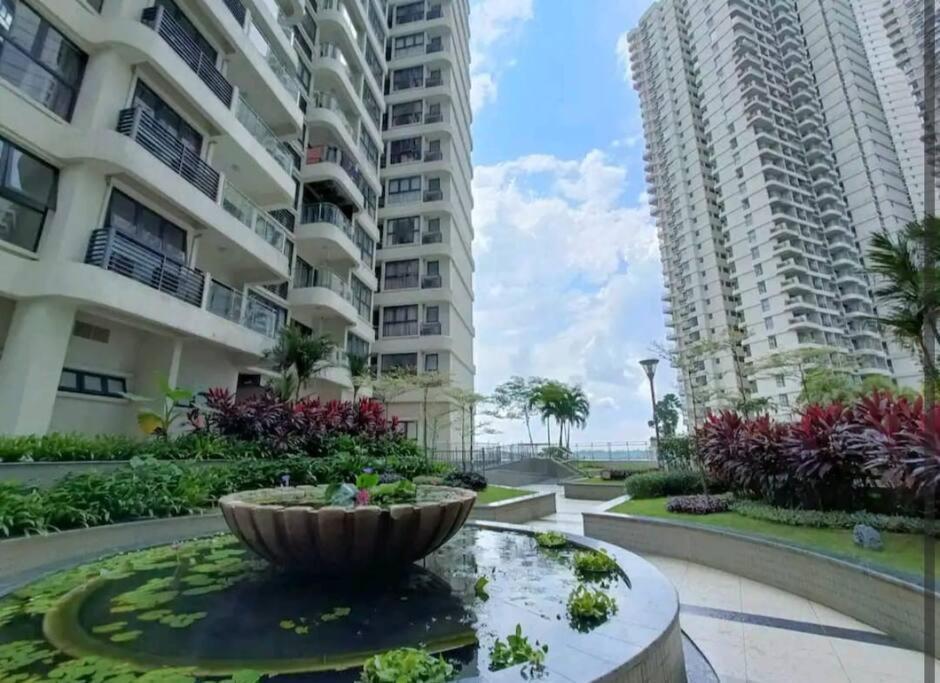 Bench/seaviews4-13pax/johorbahru 9b Amberside *