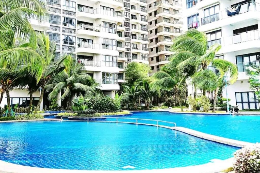 Bench/seaviews4-13pax/johorbahru 9b Amberside *